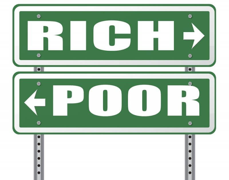 bigstock-rich-or-poor-take-financial-ri-97434572-800x628